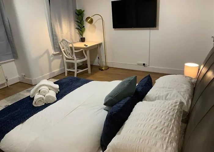 Cosy Apartment In London